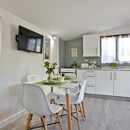 The Cabin At Hillhead Farm St Columb Major Bagian luar foto