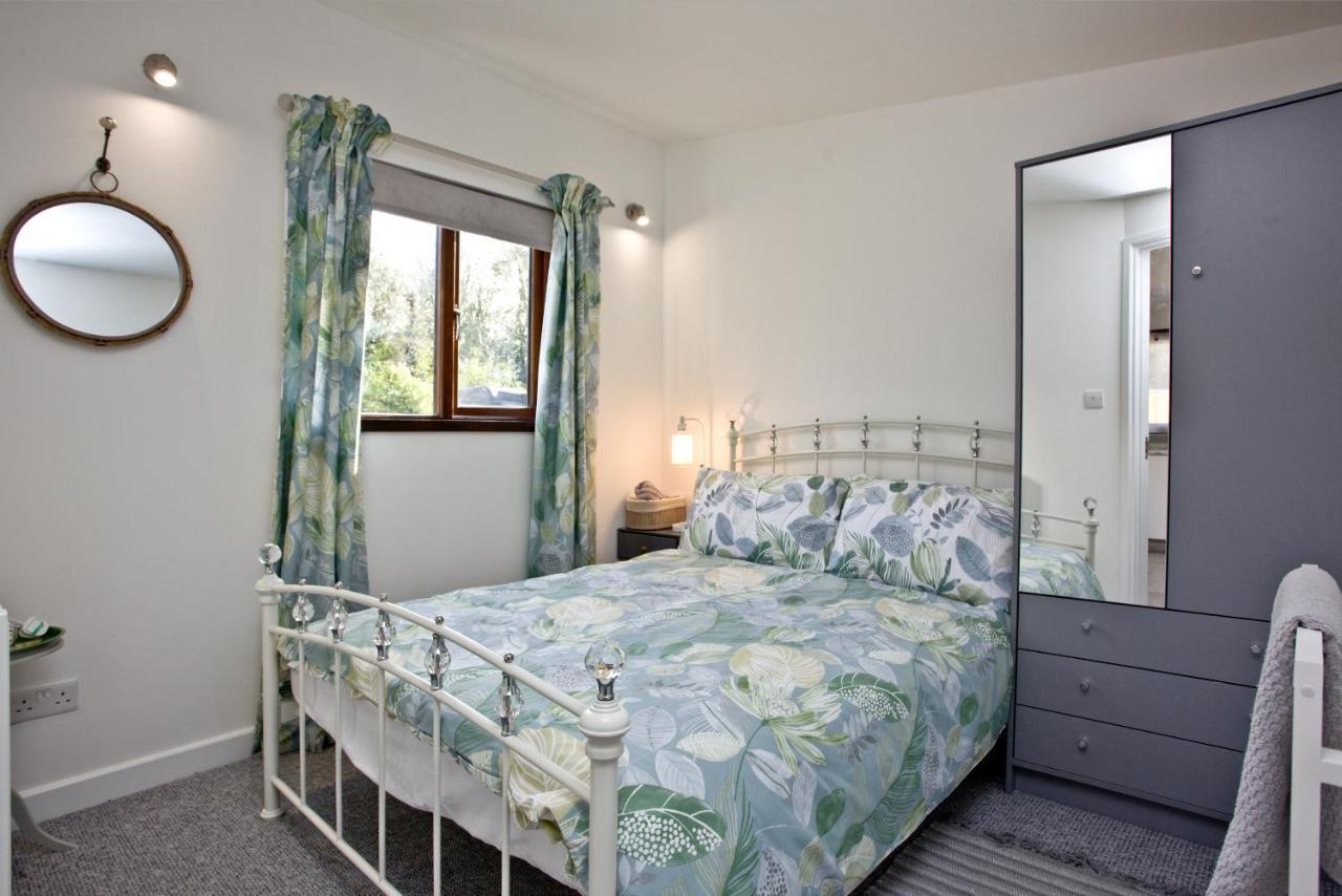 The Cabin At Hillhead Farm St Columb Major Bagian luar foto